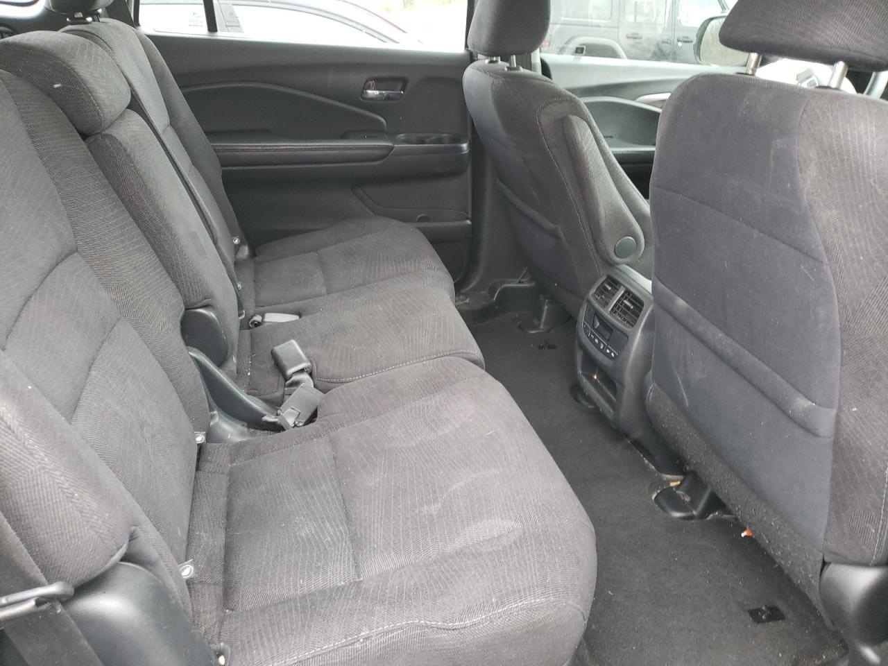 Photo 6 from auction – 2017 HONDA PILOT EX with VIN 5FNYF6H34HB039237