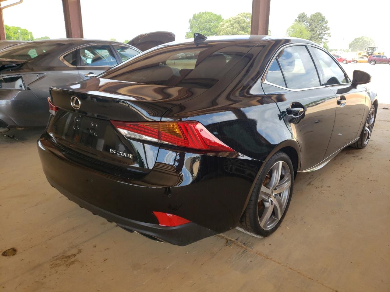 Photo 4 from auction – 2017 LEXUS IS 200T with VIN JTHBA1D28H5049127