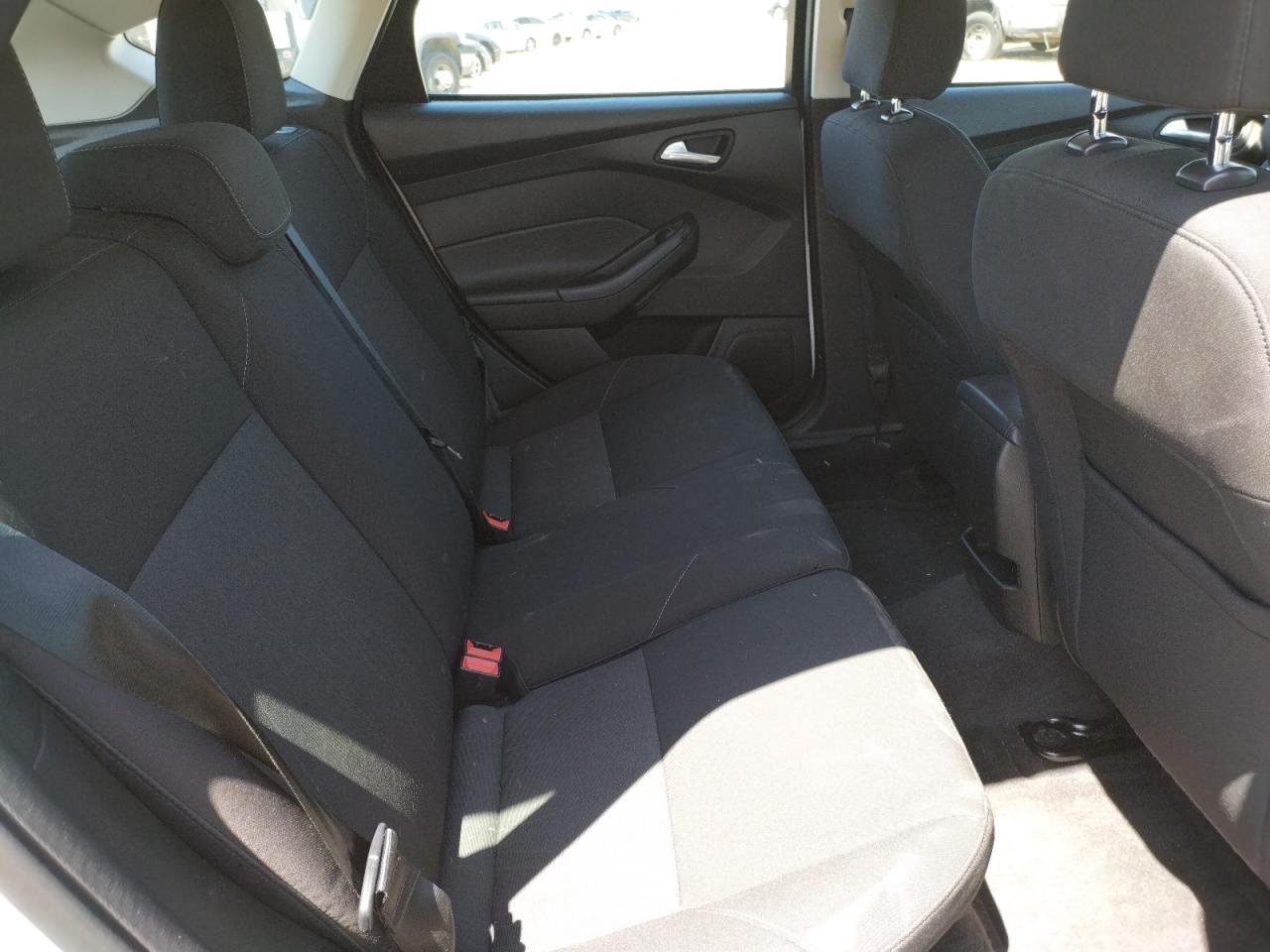 Фото 6 с аукциона – 2015 FORD FOCUS SE с VIN 1FADP3K2XFL341562