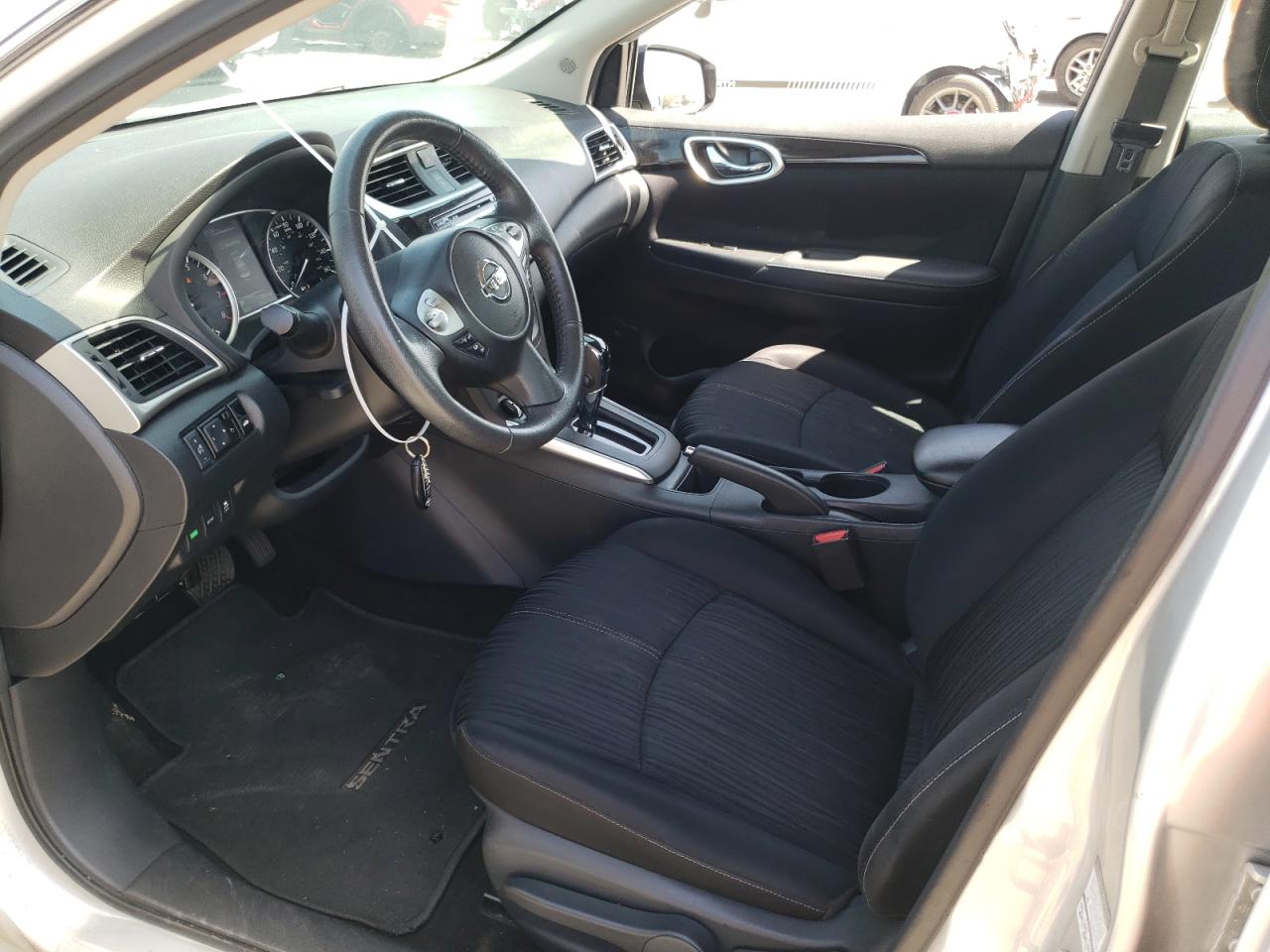 Photo 5 from auction – 2016 NISSAN SENTRA S with VIN 3N1AB7AP3GL639525