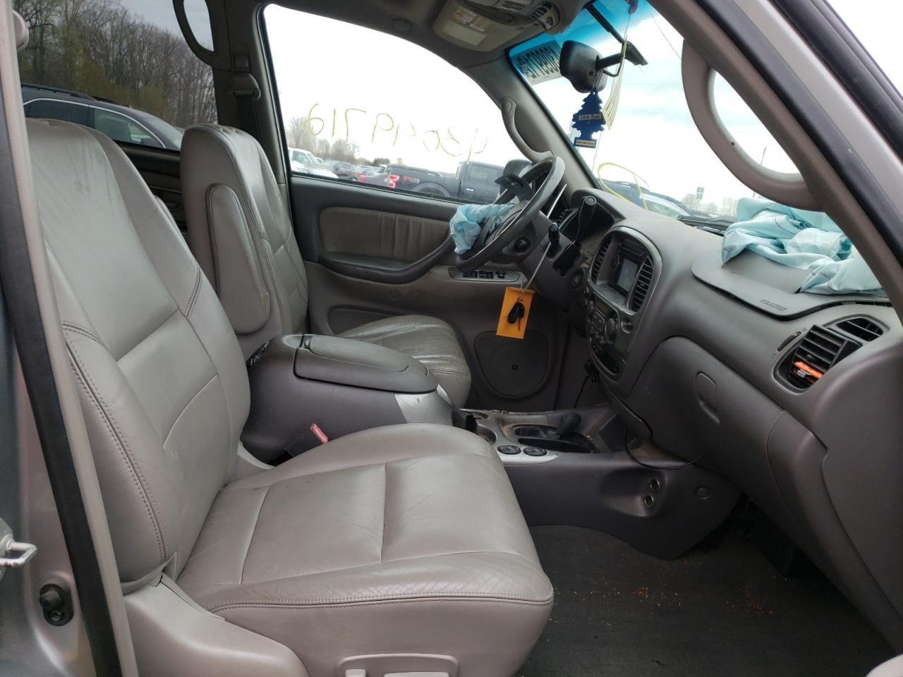 Photo 5 from auction – 2003 TOYOTA SEQUOIA LI with VIN 5TDBT48A13S173290