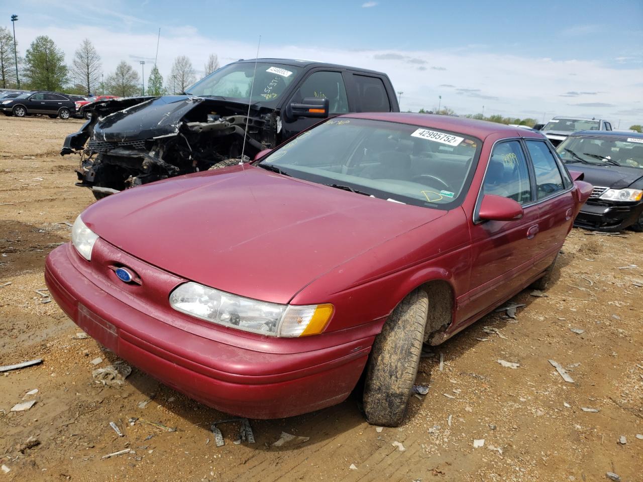 Photo 2 from auction – 1995 FORD TAURUS GL with VIN 1FALP52U7SG319806