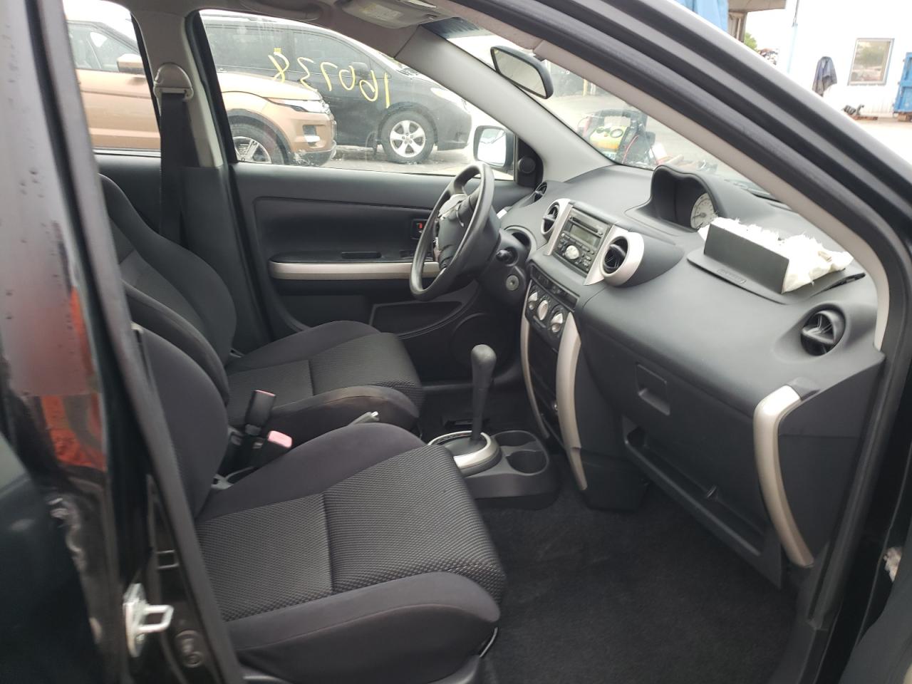 Photo 5 from auction – 2005 TOYOTA SCION XA with VIN JTKKT624250113497
