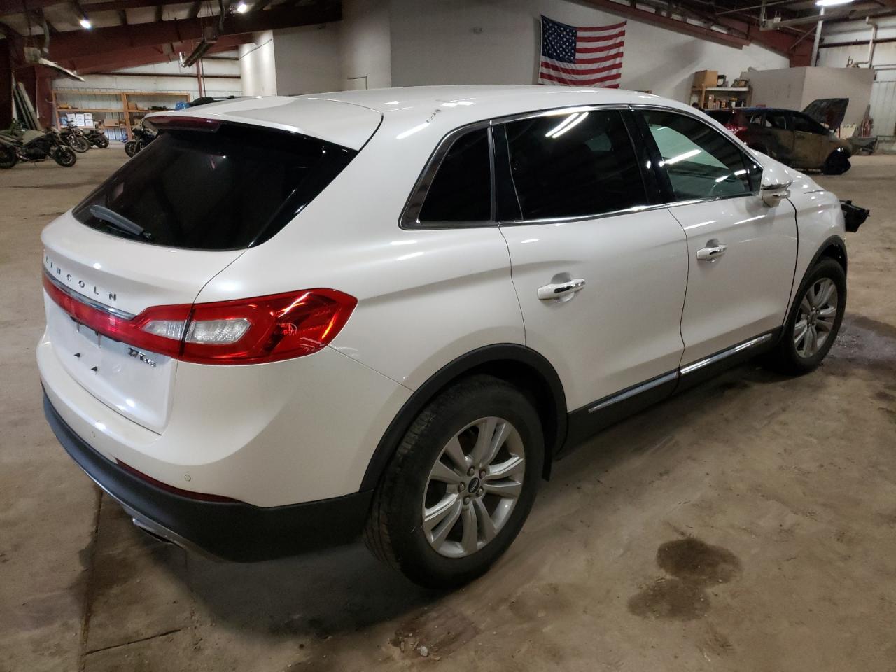 Photo 4 from auction – 2017 LINCOLN MKX PREMIE with VIN 2LMPJ8JP2HBL35695