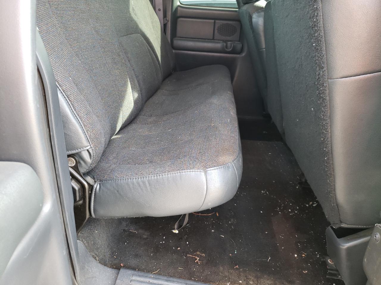 Photo 6 from auction – 2000 CHEVROLET SILVERADO with VIN 2GCEC19W7Y1106200