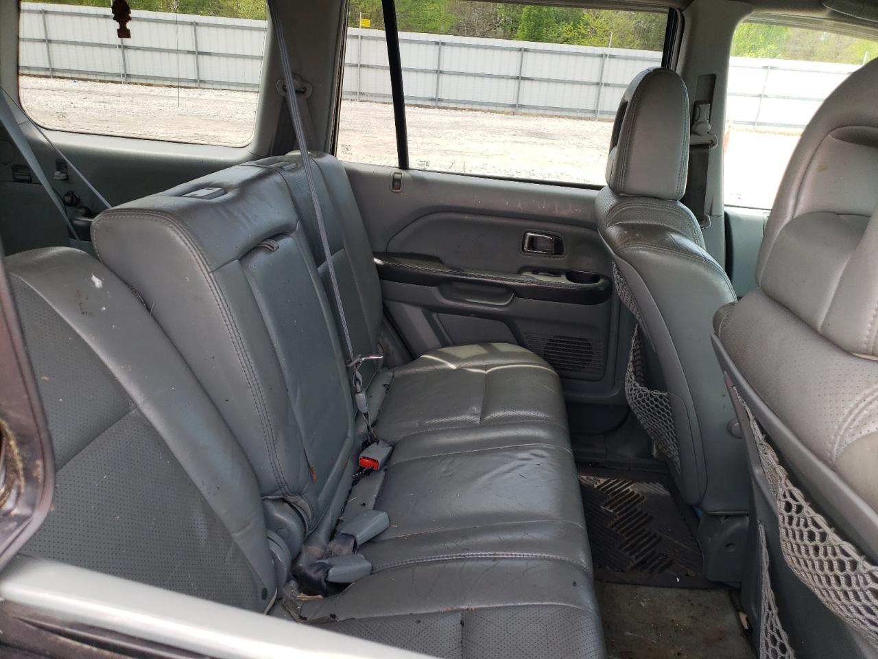Photo 6 from auction – 2004 HONDA PILOT EXL with VIN 5FNYF18584B005378