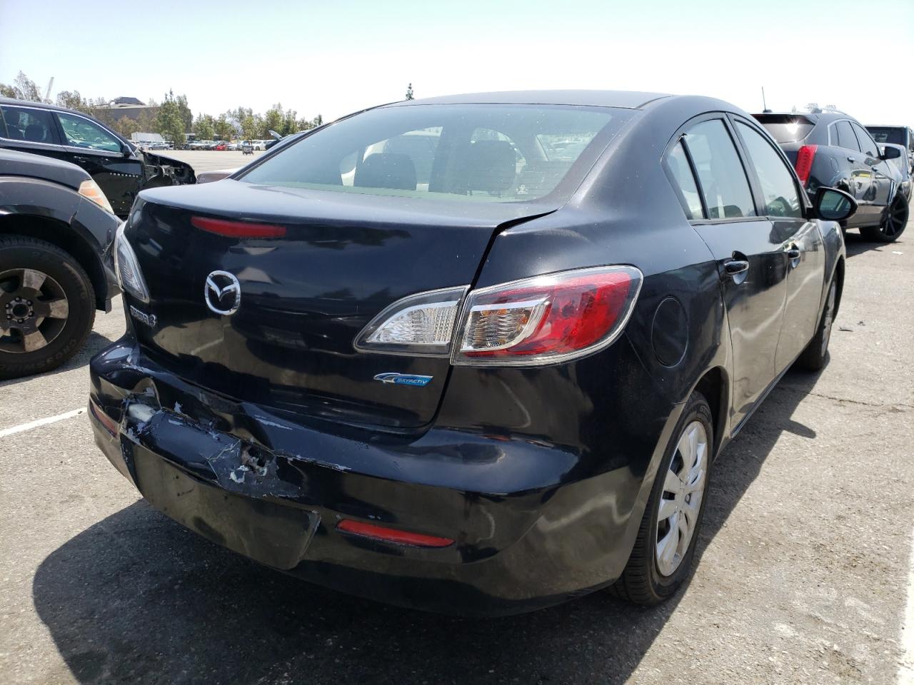 Photo 4 from auction – 2013 MAZDA 3 I with VIN JM1BL1UP3D1845891