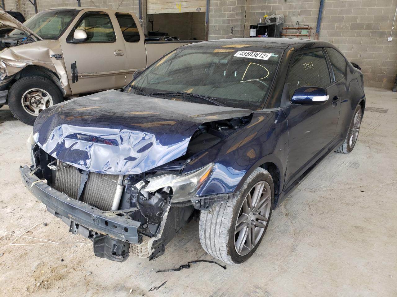 Photo 2 from auction – 2011 TOYOTA SCION TC with VIN JTKJF5C78B3017289