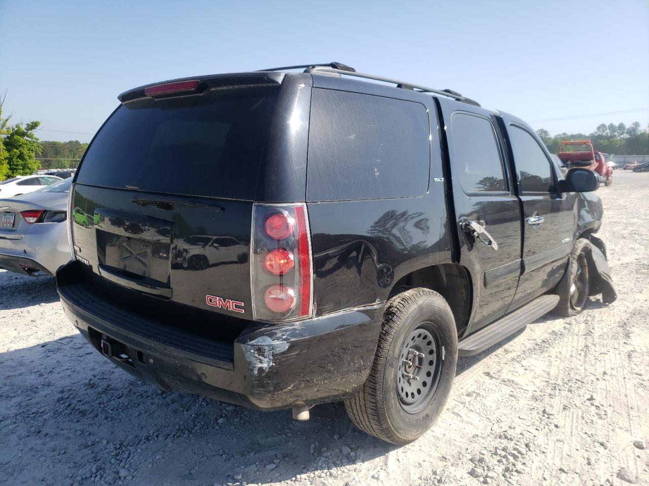 Photo 4 from auction – 2007 GMC YUKON with VIN 1GKFC13097R332063