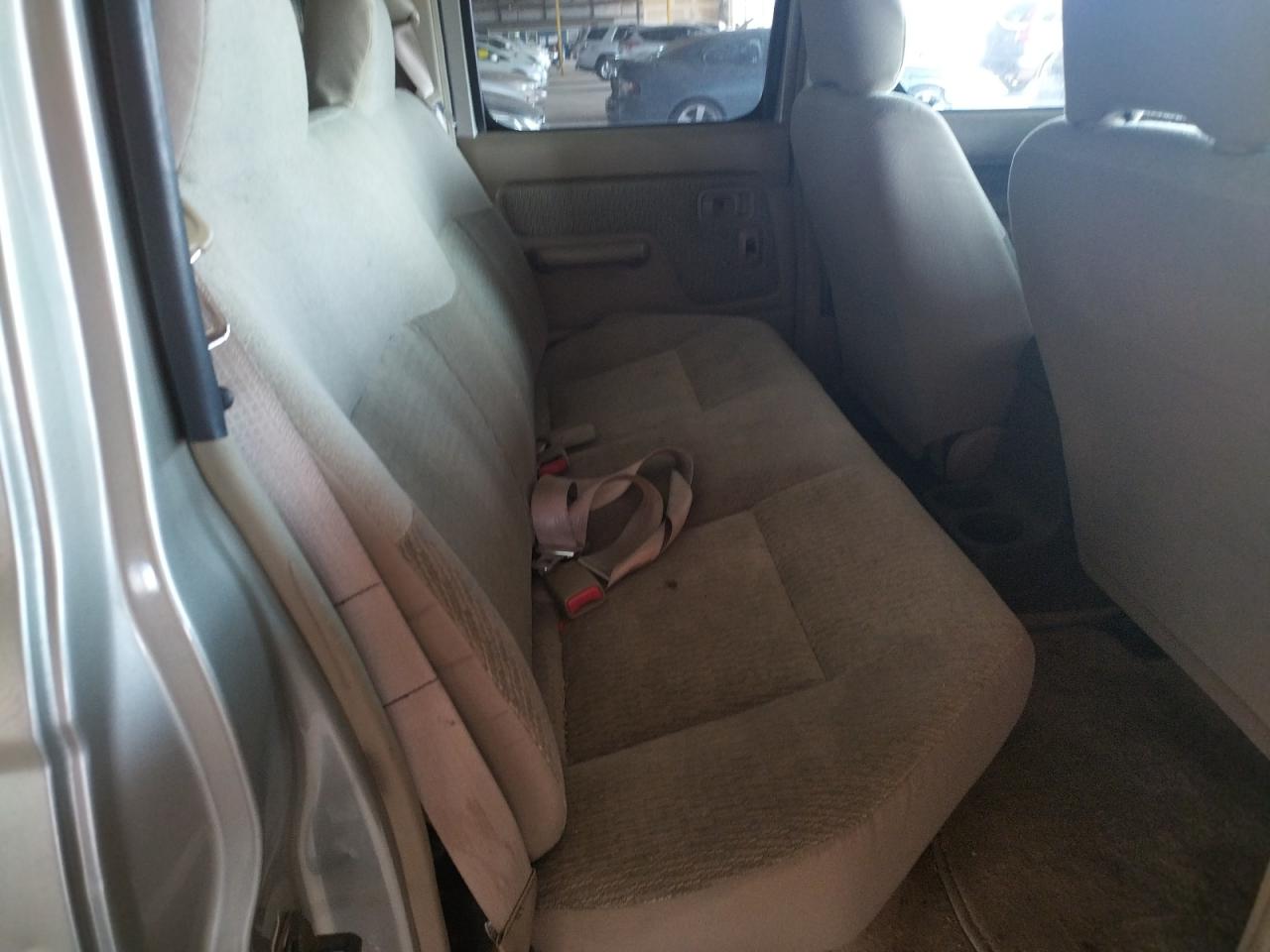 Photo 6 from auction – 2000 NISSAN FRONTIER C with VIN 1N6ED27T7YC318288