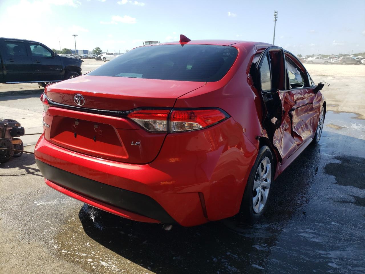 Photo 4 from auction – 2021 TOYOTA COROLLA LE with VIN 5YFEPMAE7MP183086