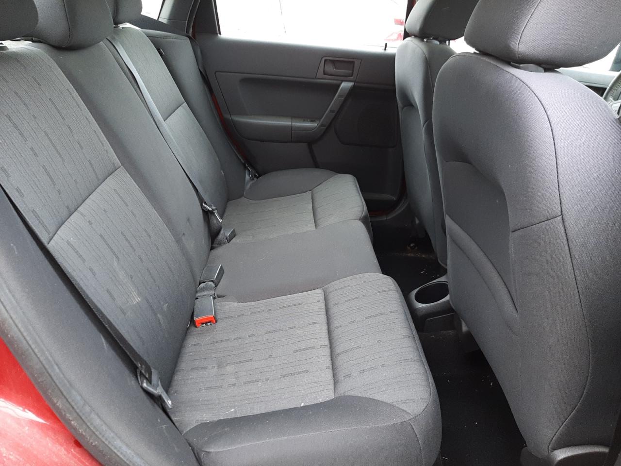 Photo 6 from auction – 2011 FORD FOCUS SE with VIN 1FAHP3FN0BW163062