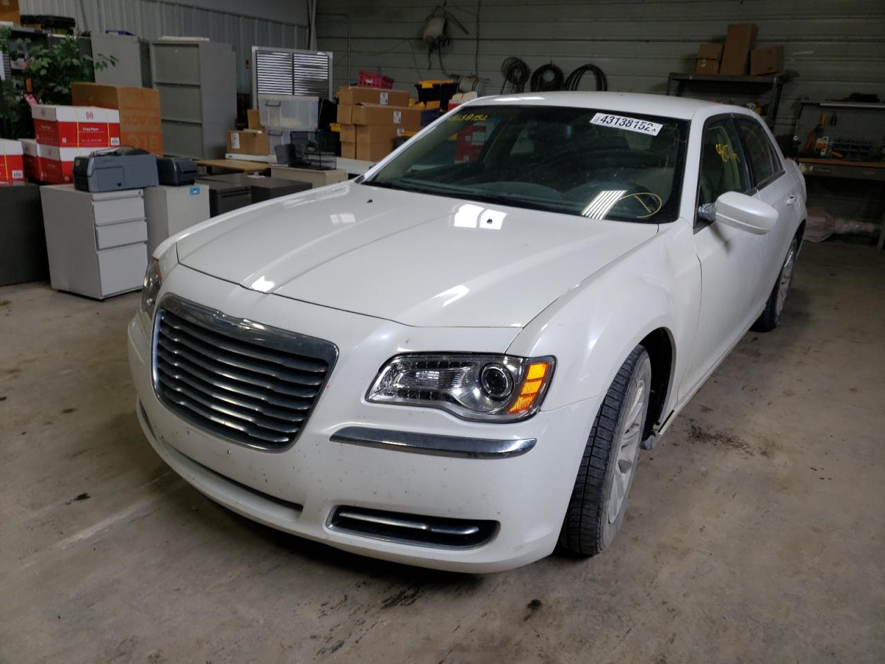 Photo 2 from auction – 2013 CHRYSLER 300 with VIN 2C3CCAAG2DH621784