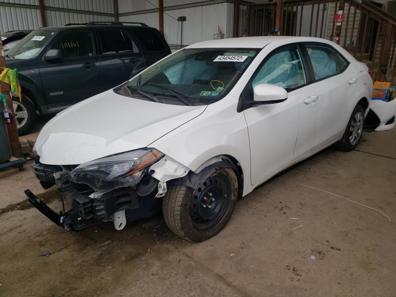 Photo 2 from auction – 2017 TOYOTA COROLLA L with VIN 2T1BURHE5HC864139