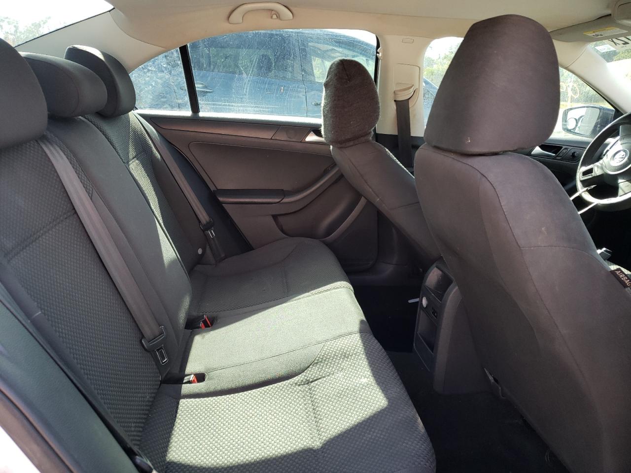 Photo 6 from auction – 2014 VOLKSWAGEN JETTA BASE with VIN 3VW2K7AJ8EM304987