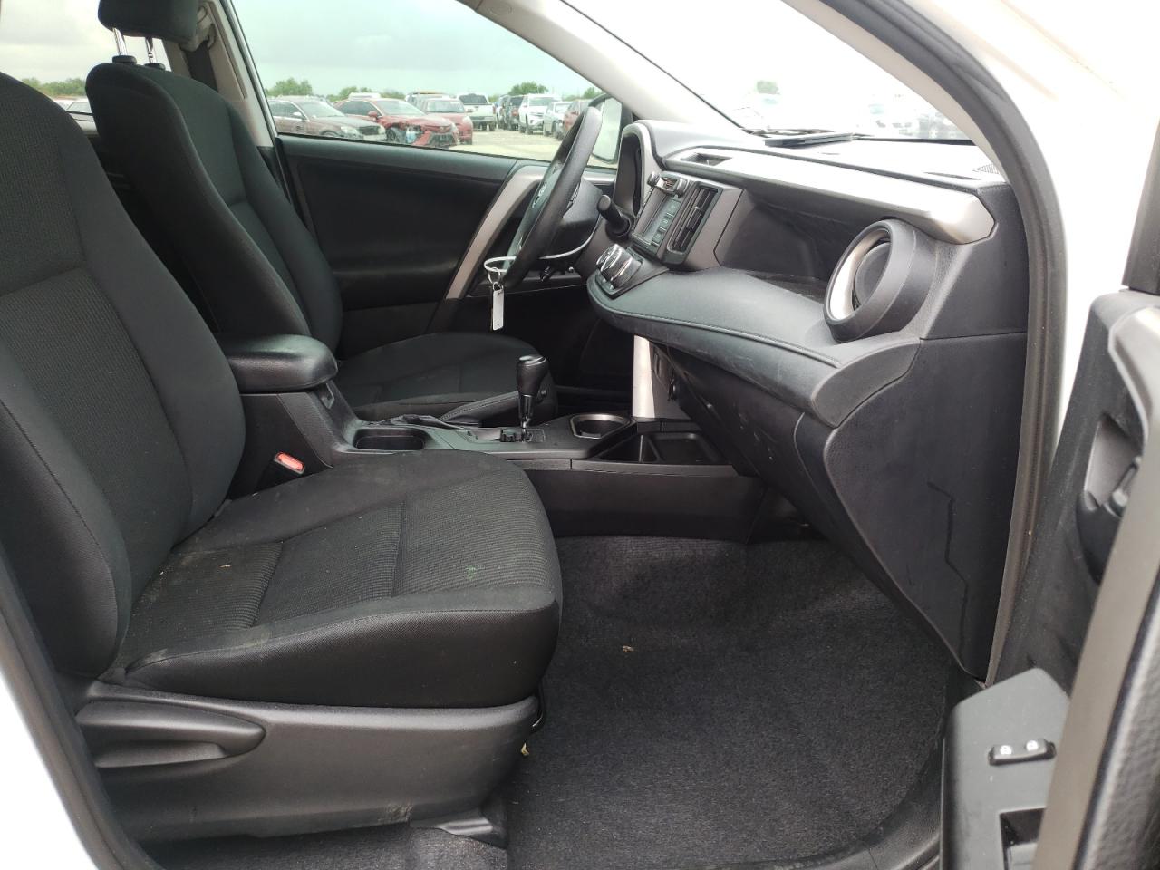 Photo 5 from auction – 2016 TOYOTA RAV4 LE with VIN 2T3ZFREV9GW305730