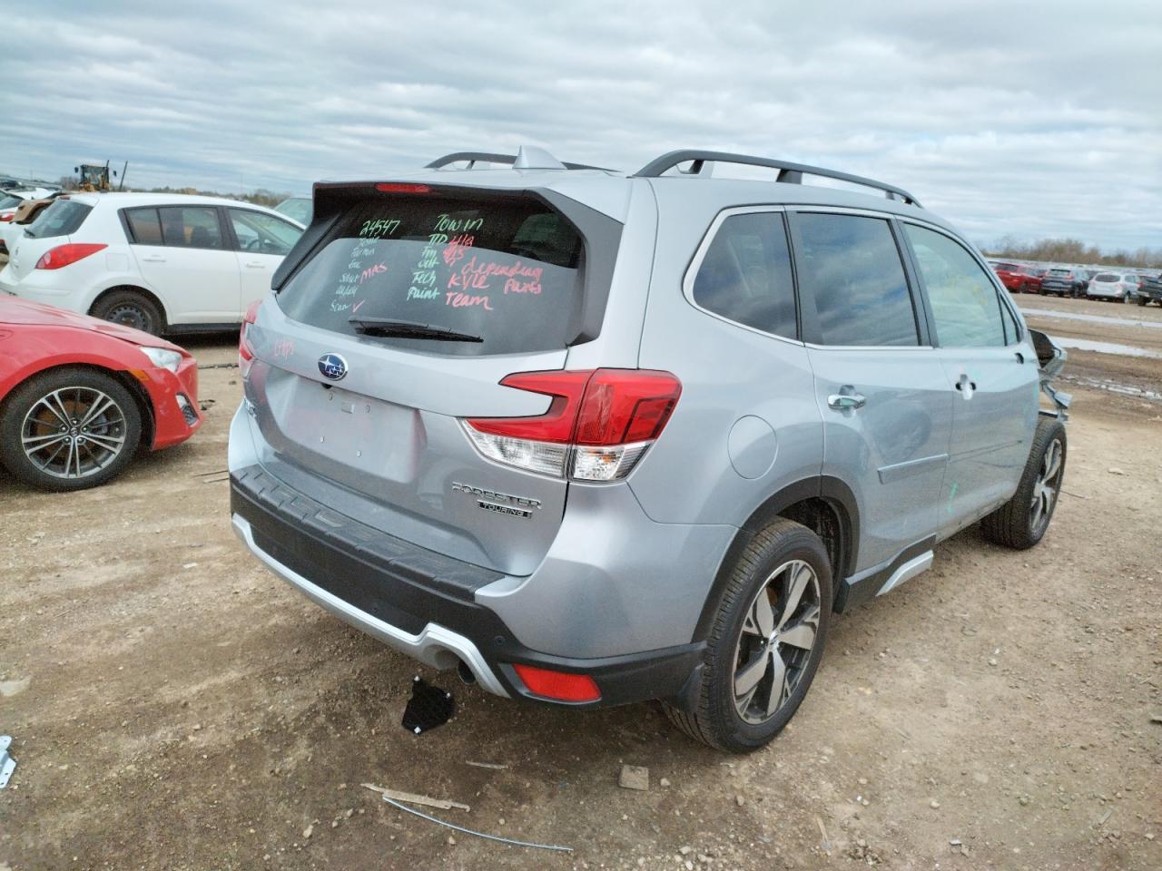 Photo 4 from auction – 2019 SUBARU FORESTER T with VIN JF2SKAWC3KH413434