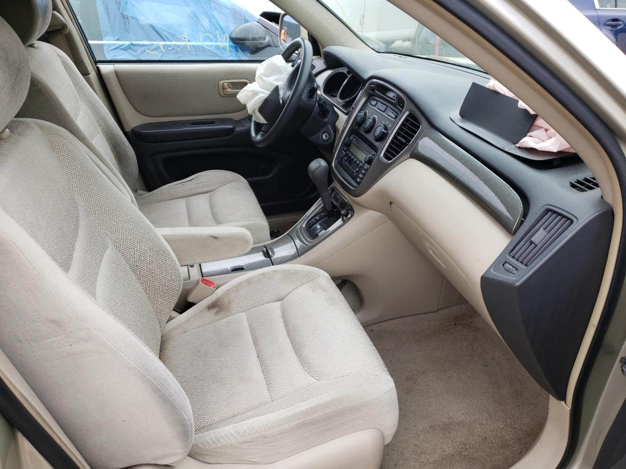 Photo 5 from auction – 2002 TOYOTA HIGHLANDER with VIN JTEGD21A720043951