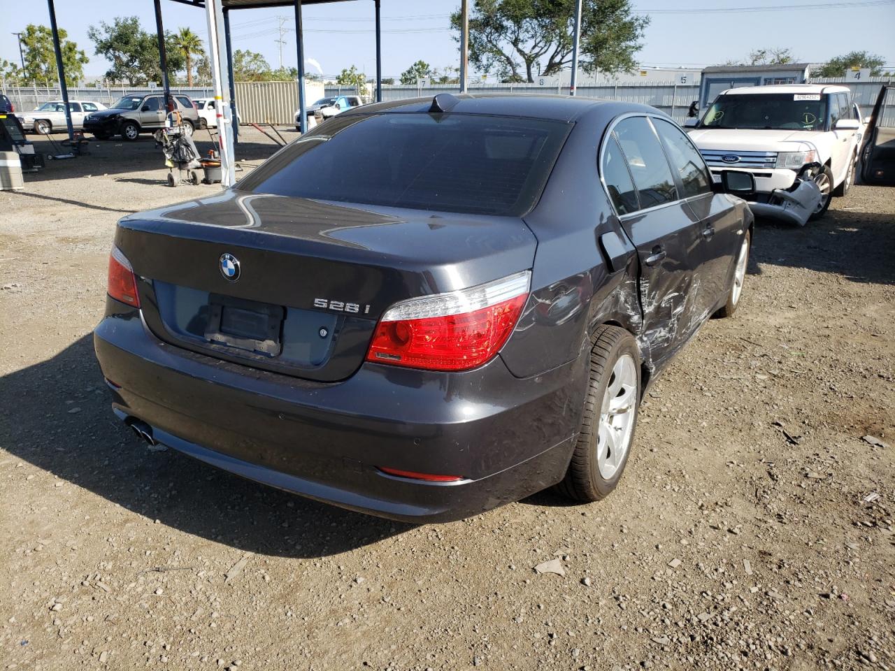 Photo 4 from auction – 2008 BMW 528 I with VIN WBANU53558CT00431