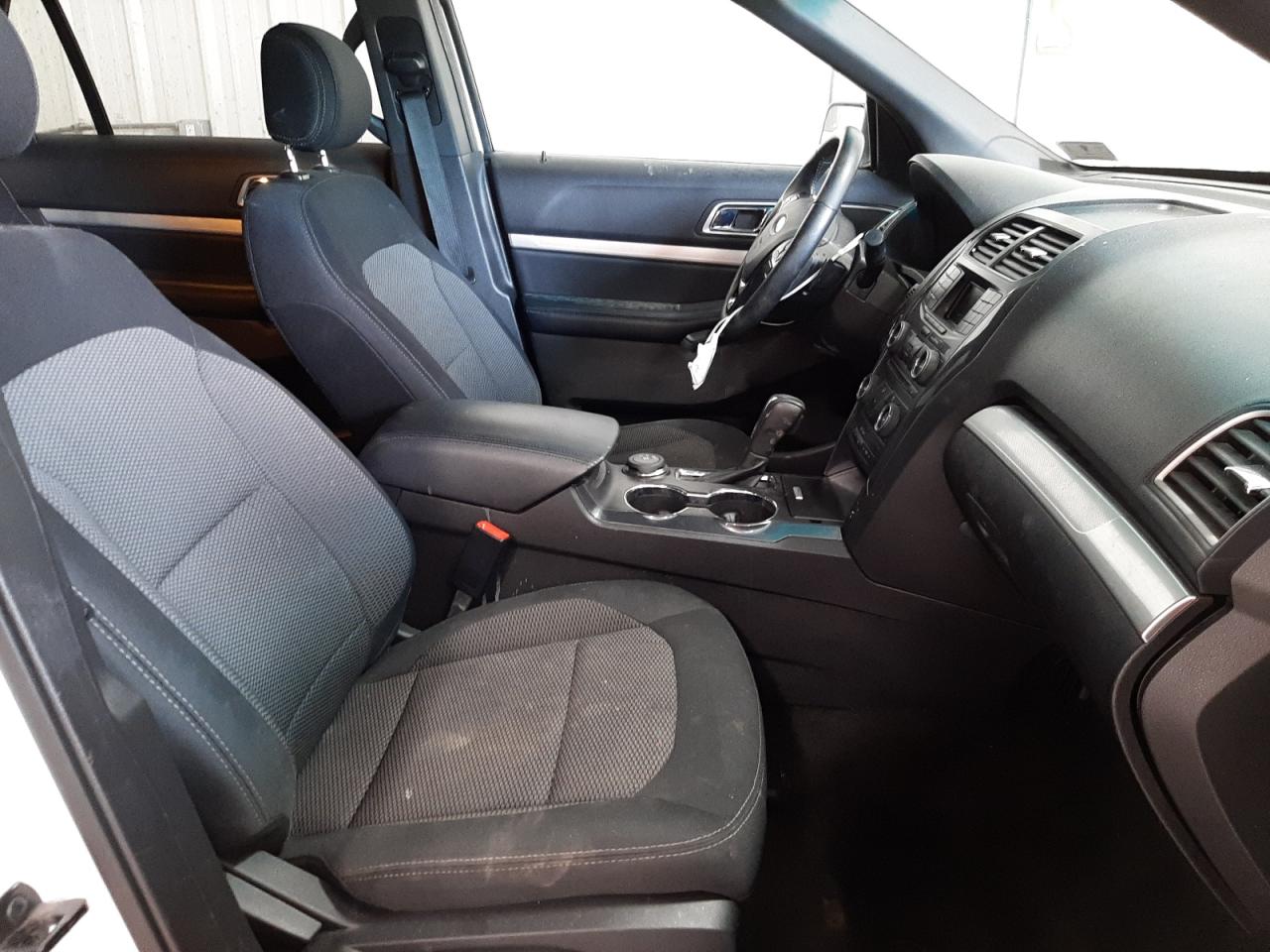 Photo 5 from auction – 2017 FORD EXPLORER X with VIN 1FM5K8D80HGB20457