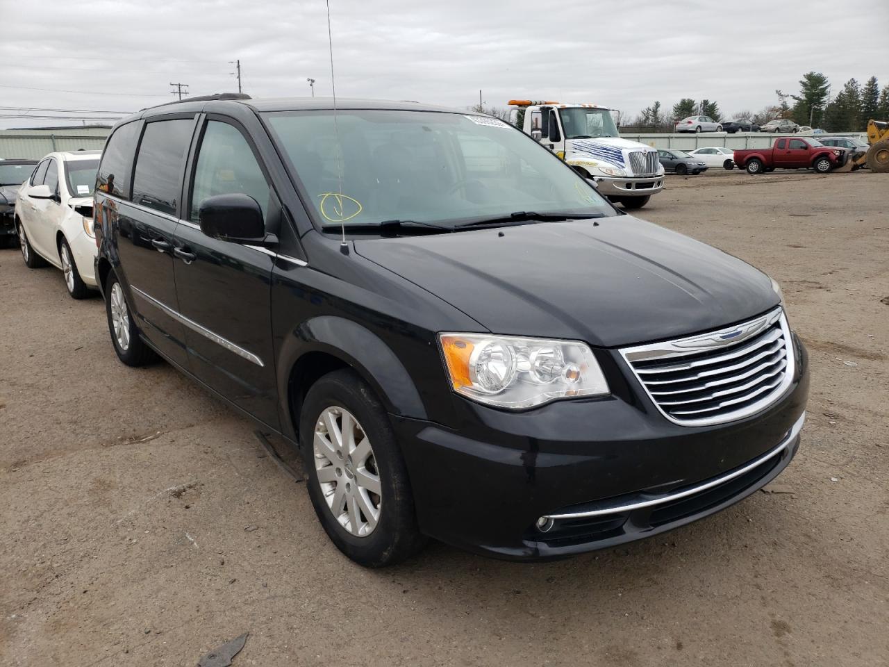 CHRYSLER TOWN & COU 2014 with VIN 2C4RC1BG2ER398467 - Photo from auction