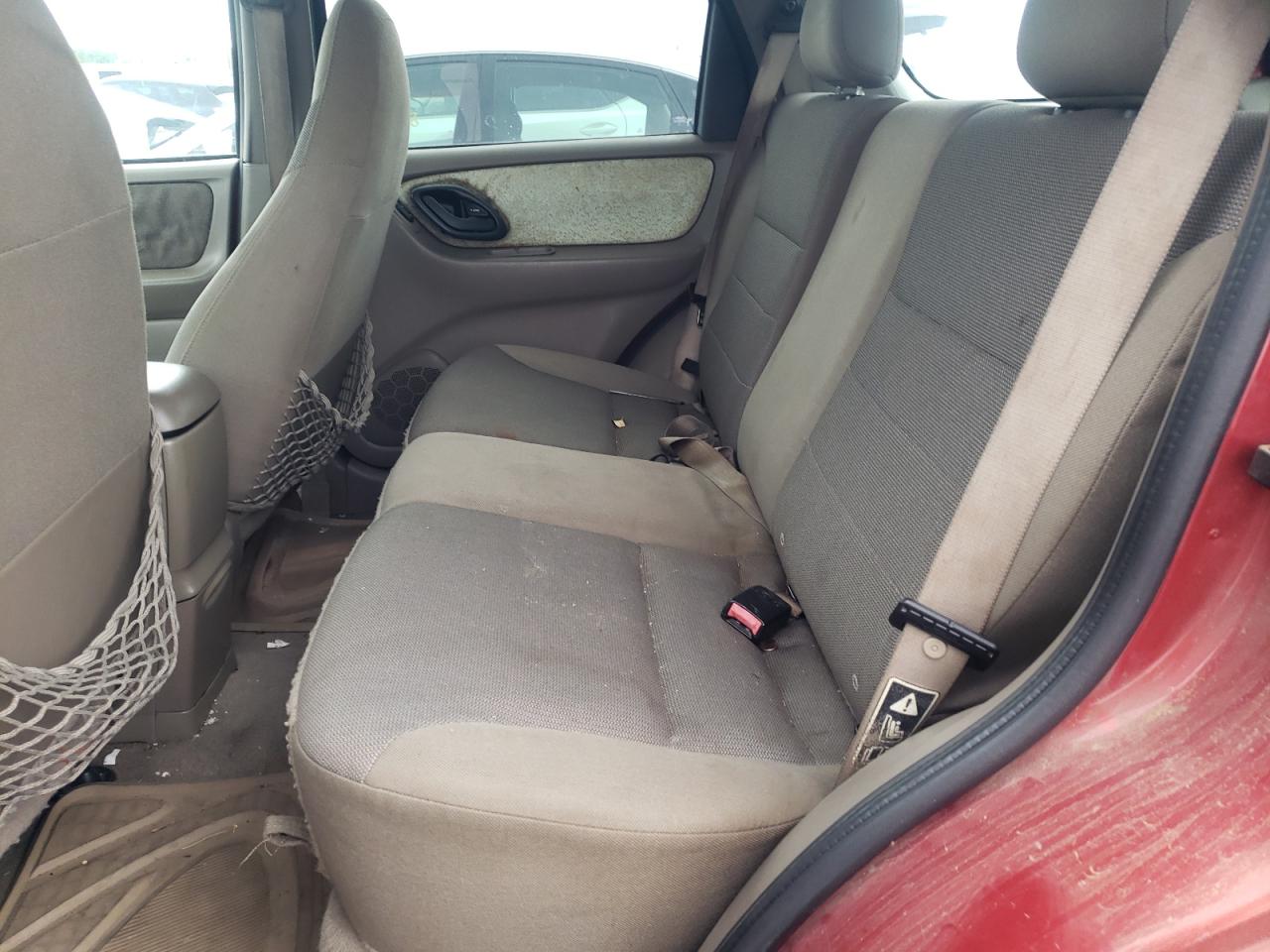 Photo 6 from auction – 2001 FORD ESCAPE XLT with VIN 1FMYU04141KB70695