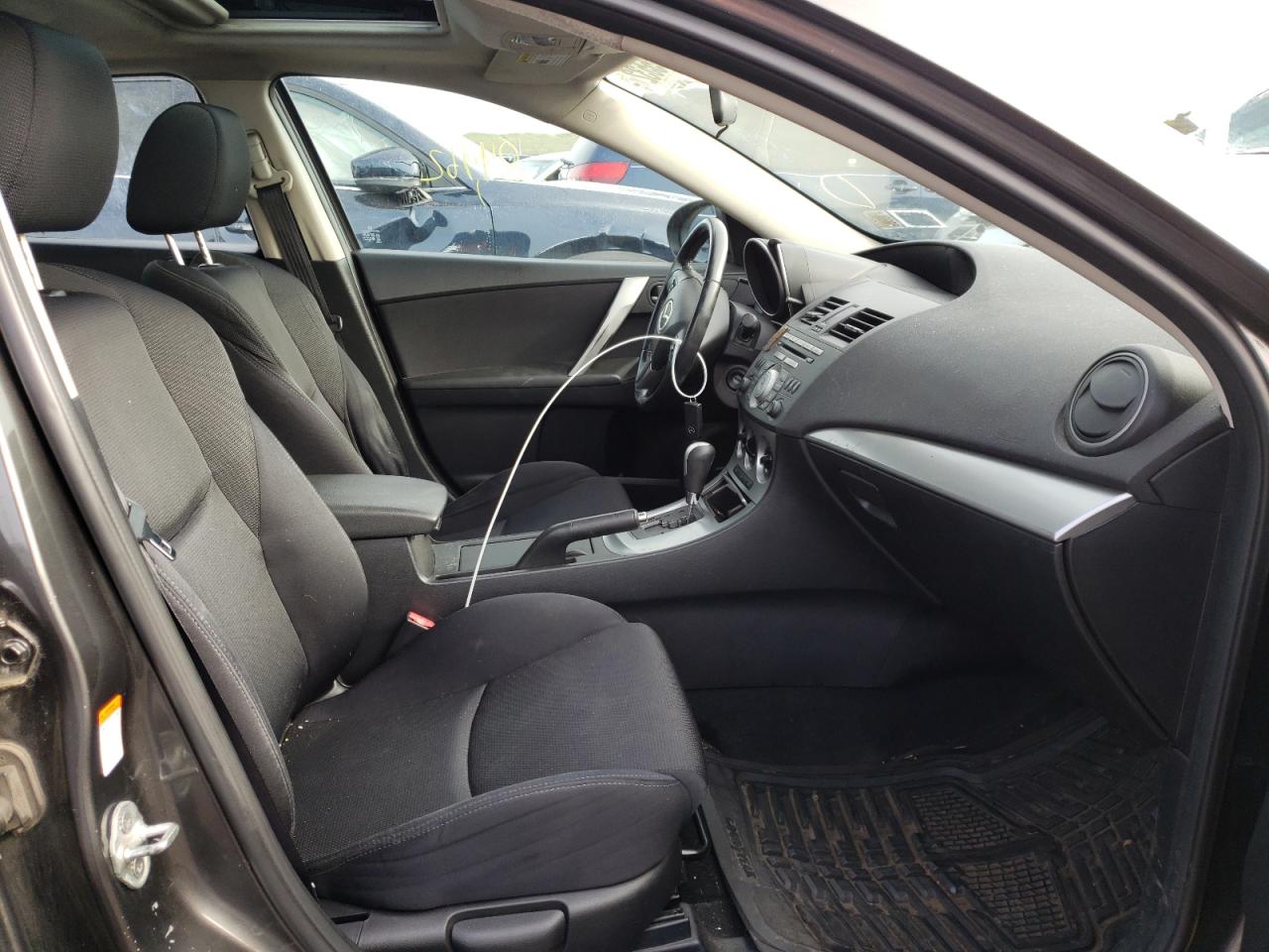 Photo 5 from auction – 2010 MAZDA MAZDA3 with VIN JM1BL1H67A1189014