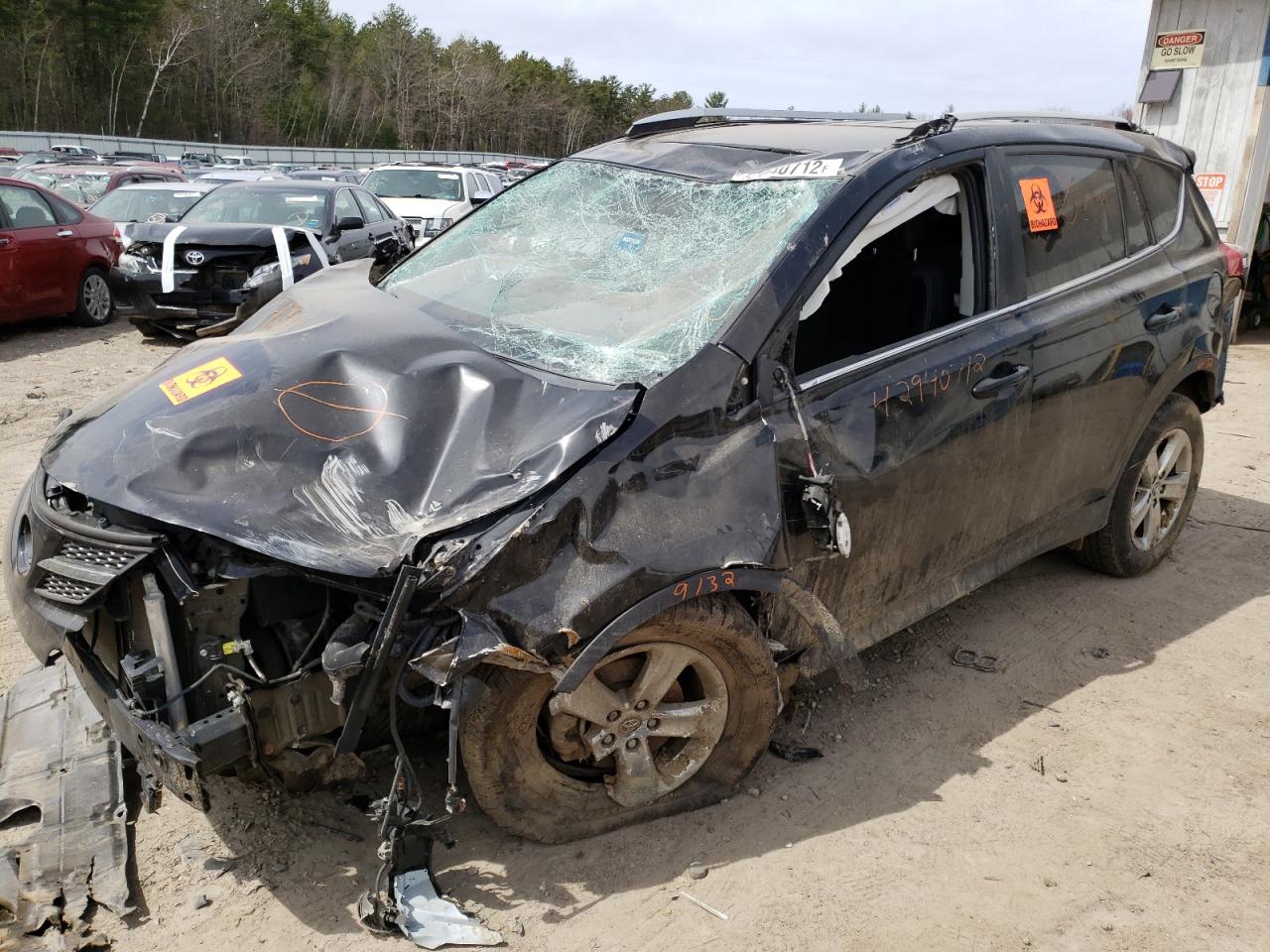 Photo 2 from auction – 2015 TOYOTA RAV4 XLE with VIN 2T3RFREV5FW249395