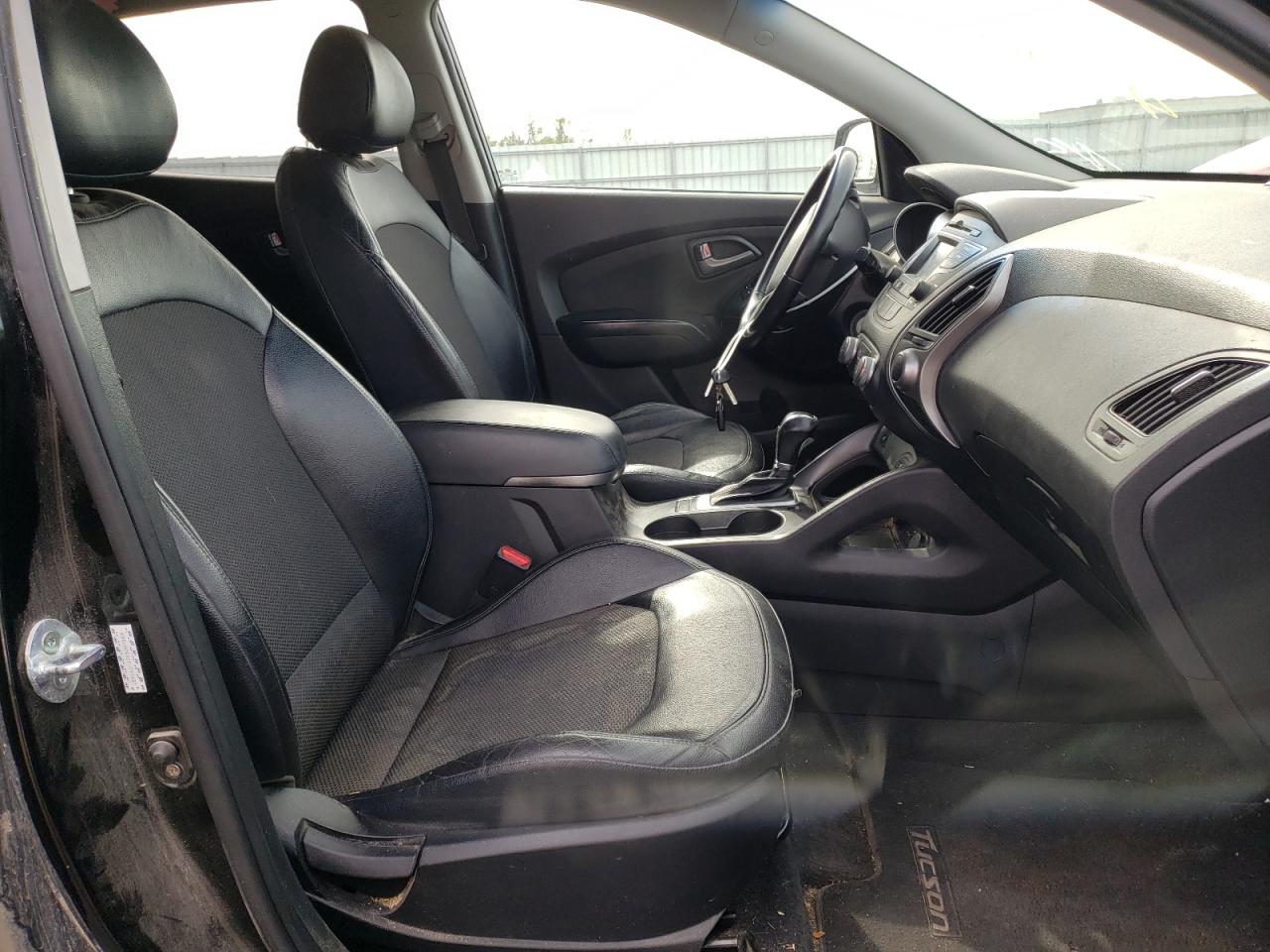 Photo 5 from auction – 2015 HYUNDAI TUCSON LIM with VIN KM8JUCAG2FU097687