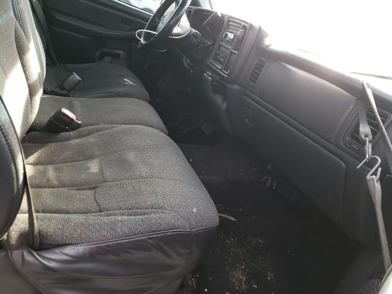 Photo 5 from auction – 2000 CHEVROLET SILVERADO with VIN 2GCEC19W7Y1106200