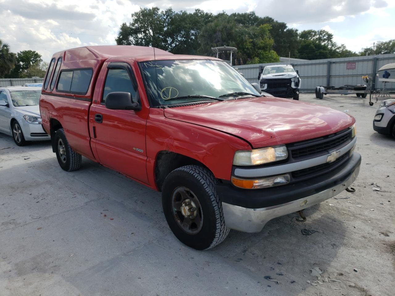 CHEVROLET SILVERADO 2000 with VIN 1GCEK14W1YE207371 - Photo from auction