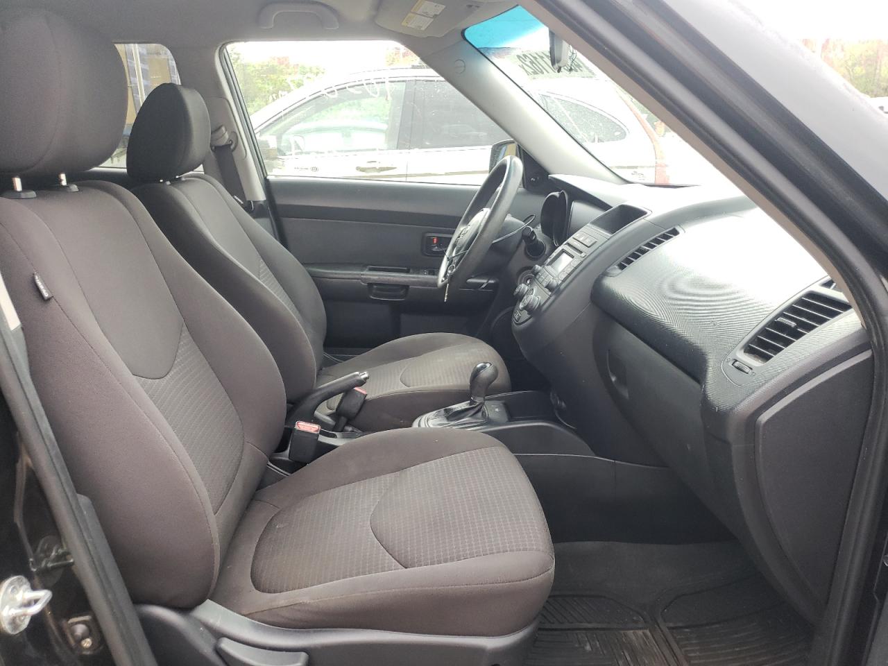 Photo 5 from auction – 2012 KIA SOUL with VIN KNDJT2A52C7741053