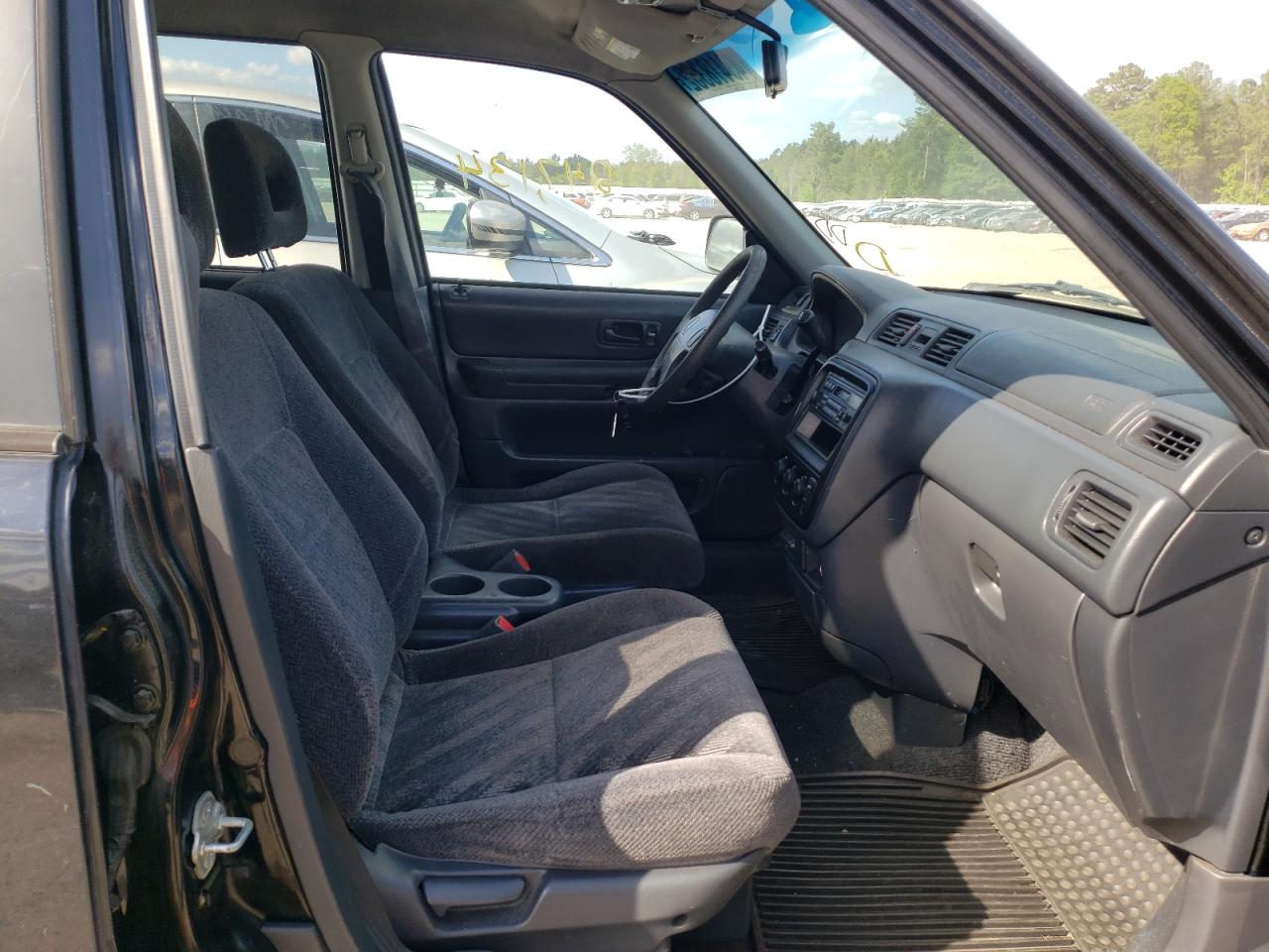 Photo 5 from auction – 2000 HONDA CR-V LX with VIN JHLRD2848YC003742
