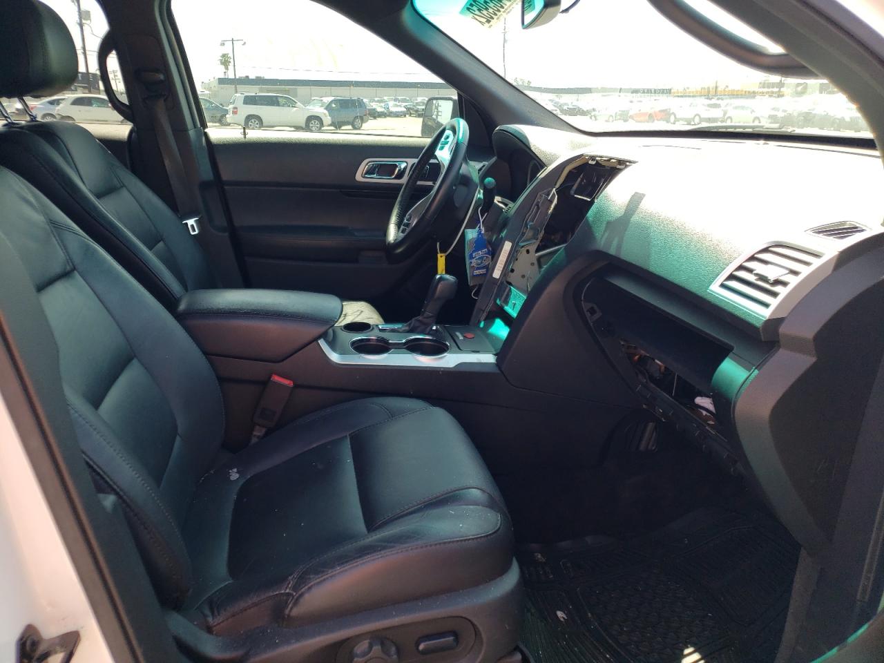 Photo 5 from auction – 2015 FORD EXPLORER L with VIN 1FM5K7F81FGB50412