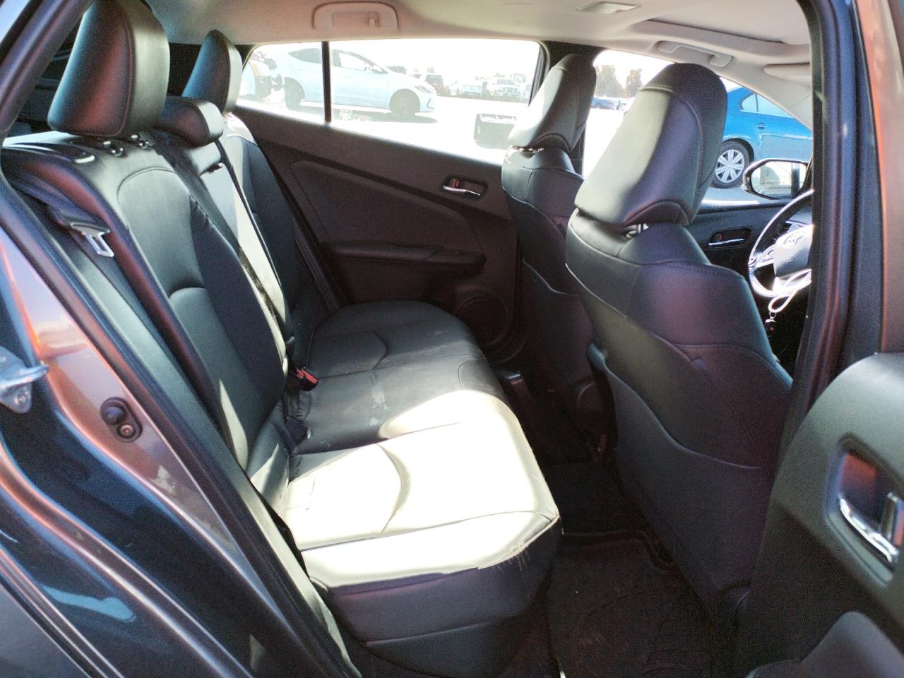 Photo 6 from auction – 2018 TOYOTA PRIUS with VIN JTDKARFU1J3546083