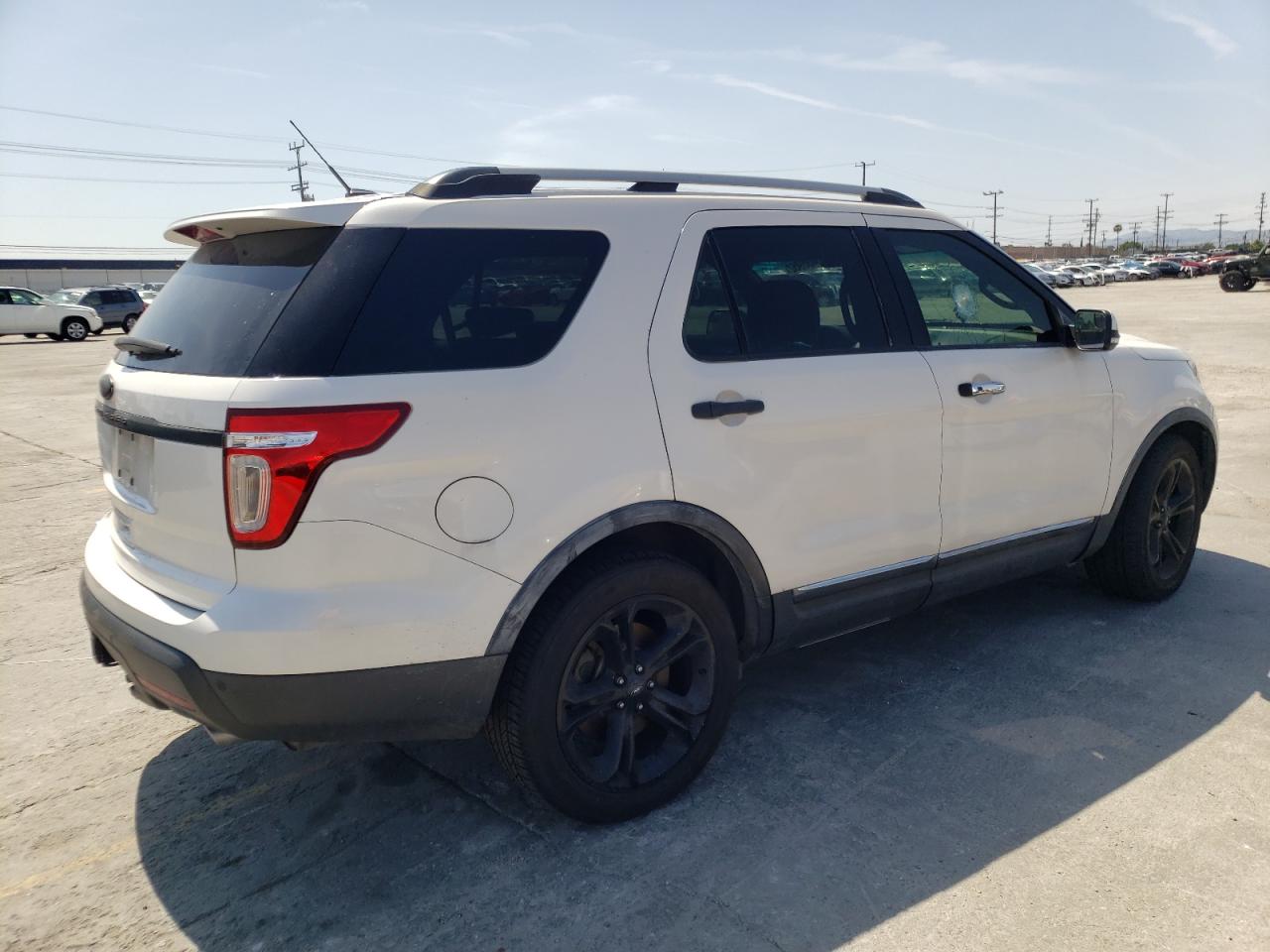 Photo 4 from auction – 2015 FORD EXPLORER L with VIN 1FM5K7F81FGB50412