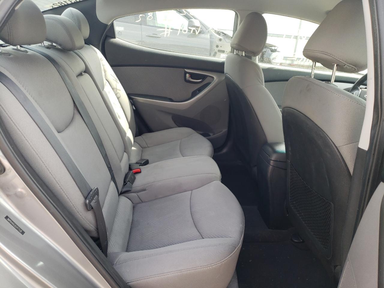 Photo 6 from auction – 2012 HYUNDAI ELANTRA GL with VIN 5NPDH4AEXCH117538