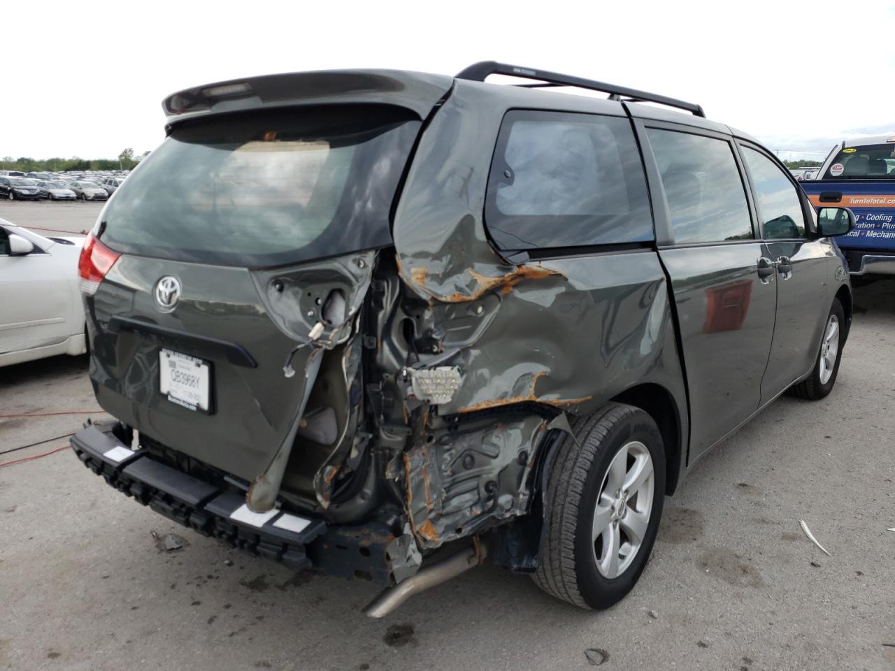 Photo 4 from auction – 2012 TOYOTA SIENNA BAS with VIN 5TDKA3DC4CS011239
