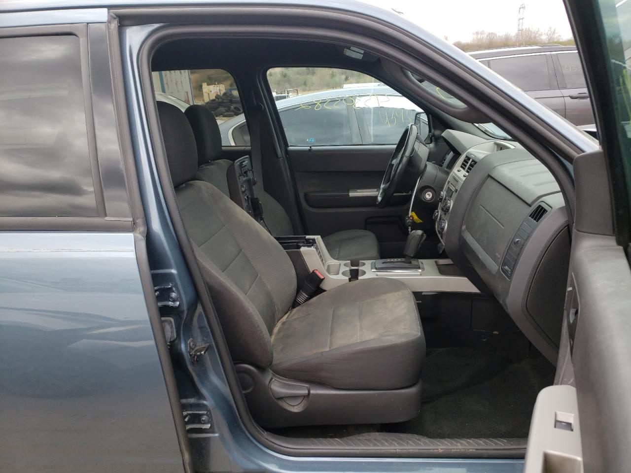 Photo 5 from auction – 2011 FORD ESCAPE XLT with VIN 1FMCU0D76BKB44258
