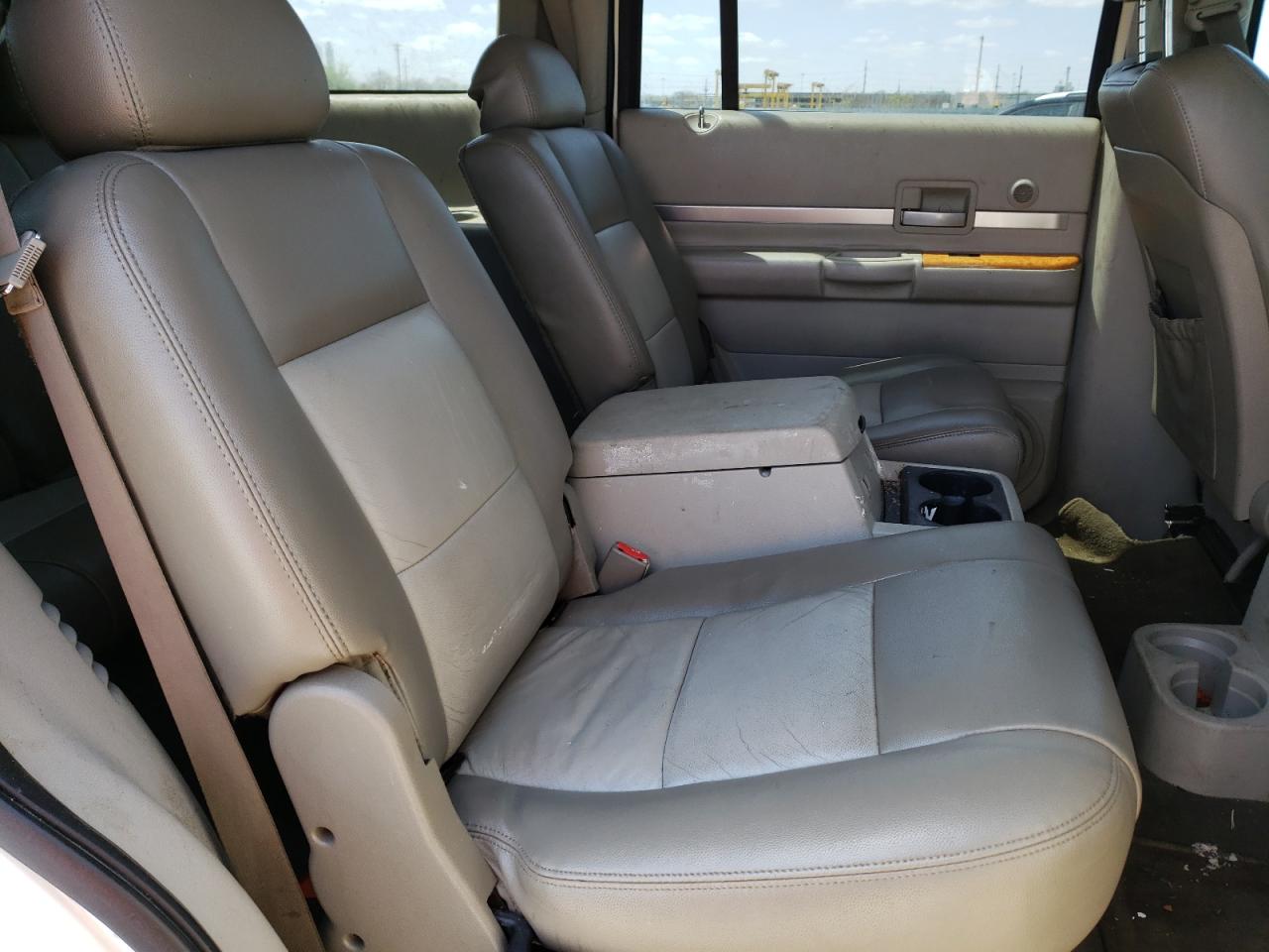 Photo 6 from auction – 2009 CHRYSLER ASPEN LIMI with VIN 1A8HW58P69F702228