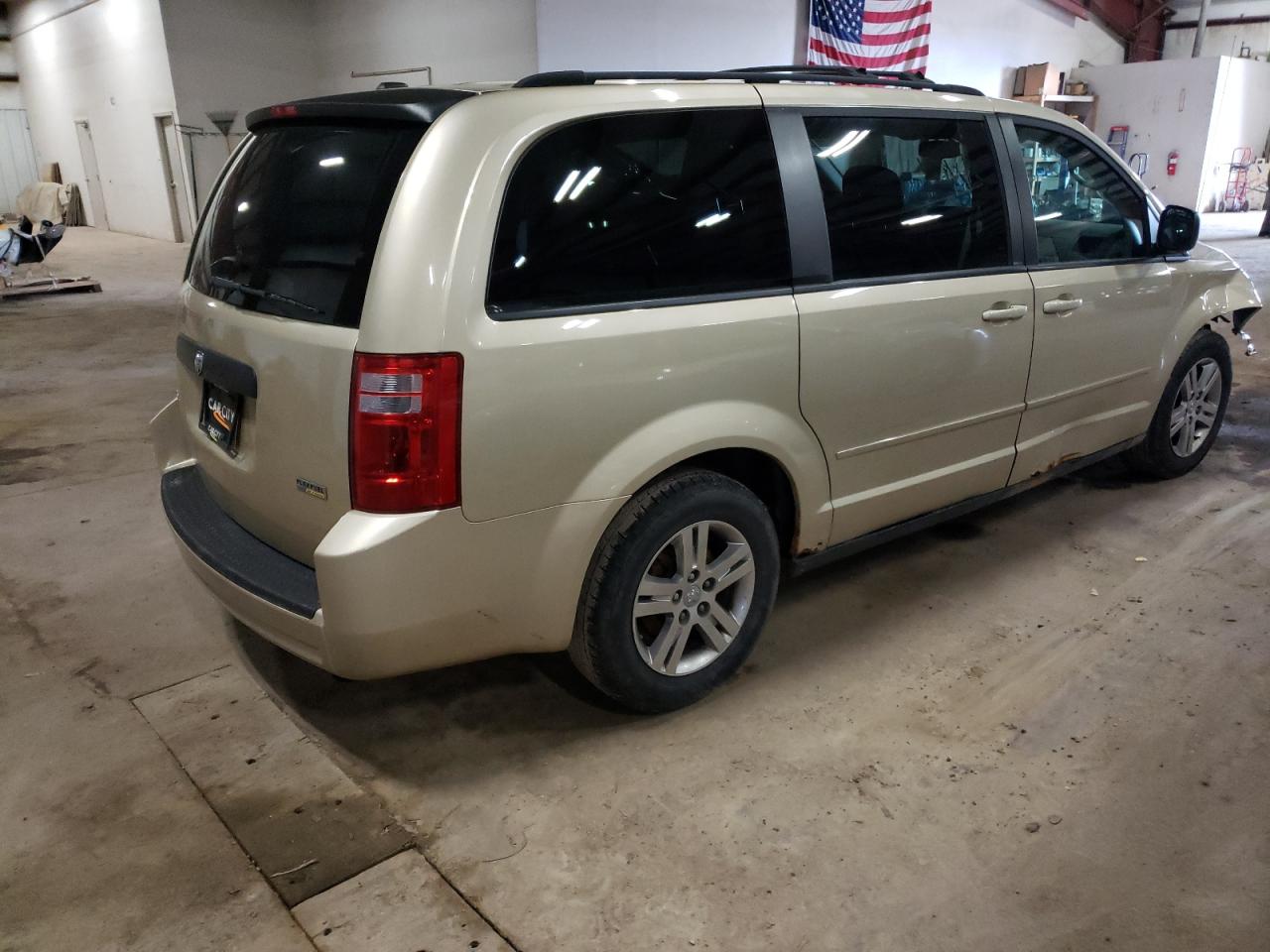 Photo 4 from auction – 2010 DODGE GRAND CARA with VIN 2D4RN4DE3AR425261