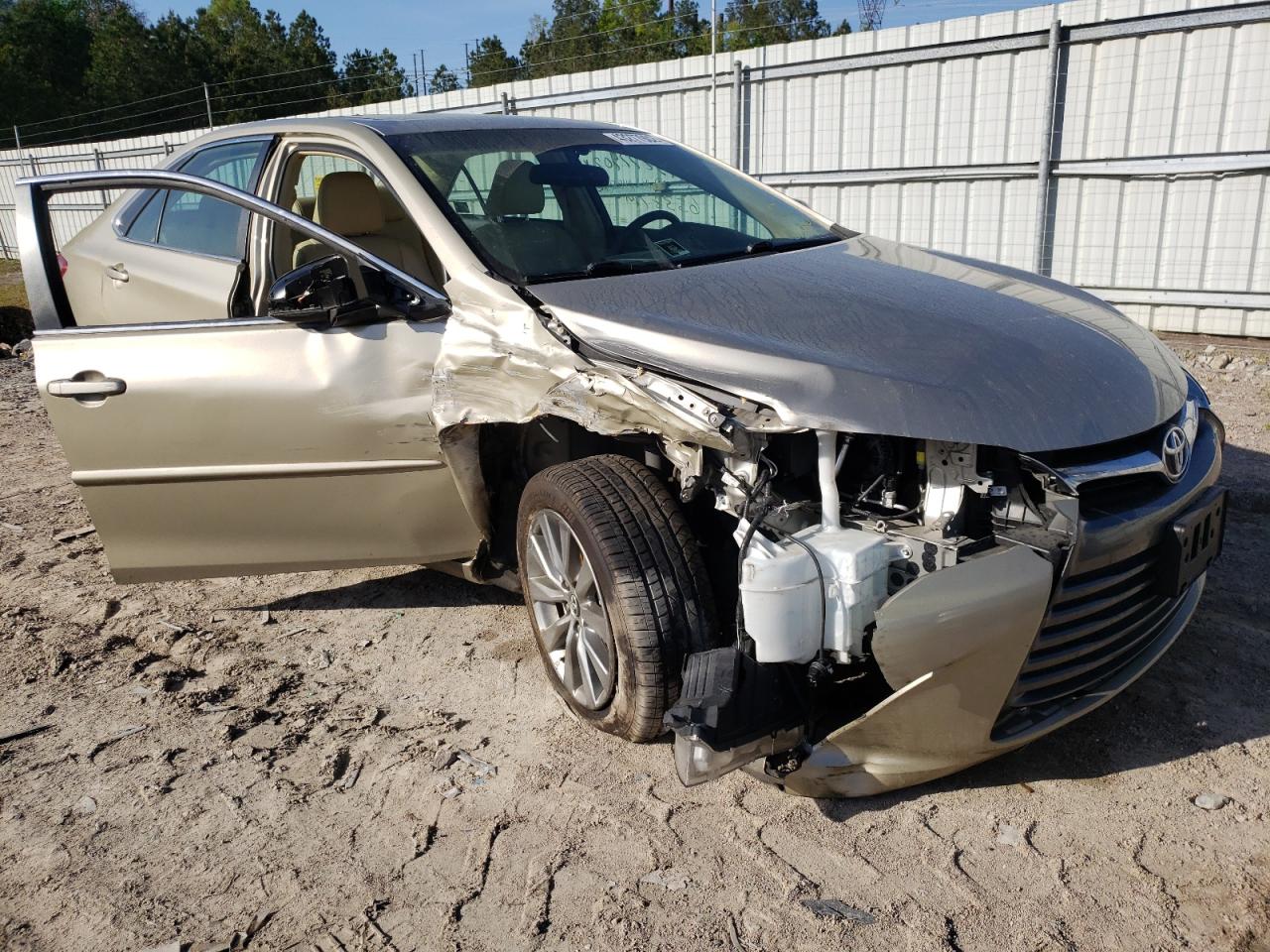 Photo 1 from auction – 2017 TOYOTA CAMRY LE with VIN 4T1BF1FK4HU654019