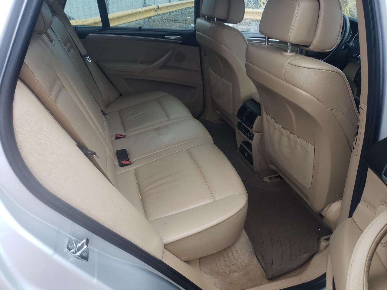 Photo 6 from auction – 2010 BMW X5 XDRIVE3 with VIN 5UXFE4C58AL276211