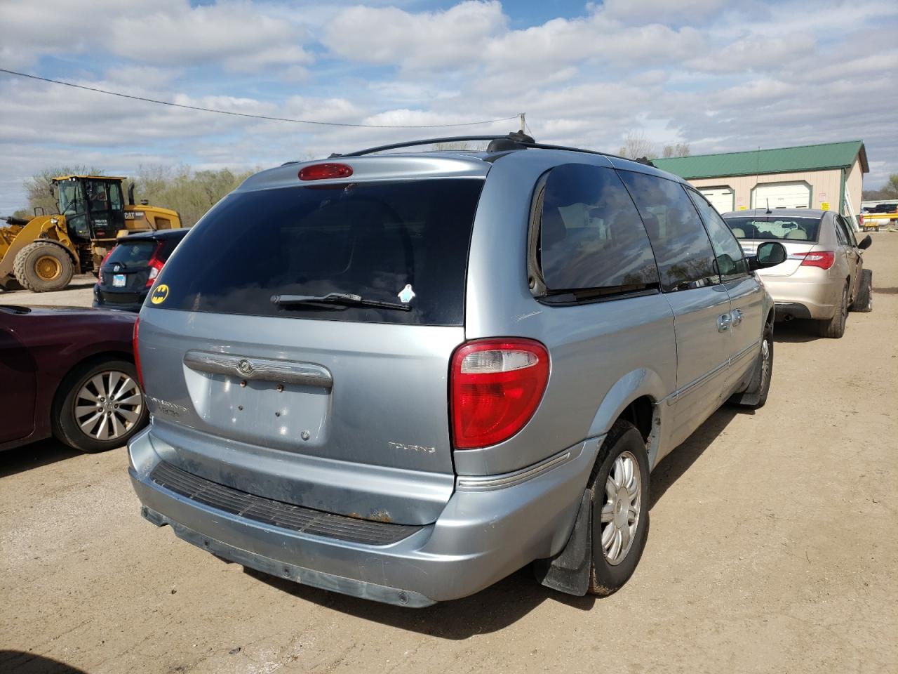Photo 4 from auction – 2005 CHRYSLER TOWN & COU with VIN 2C8GP54L75R131823