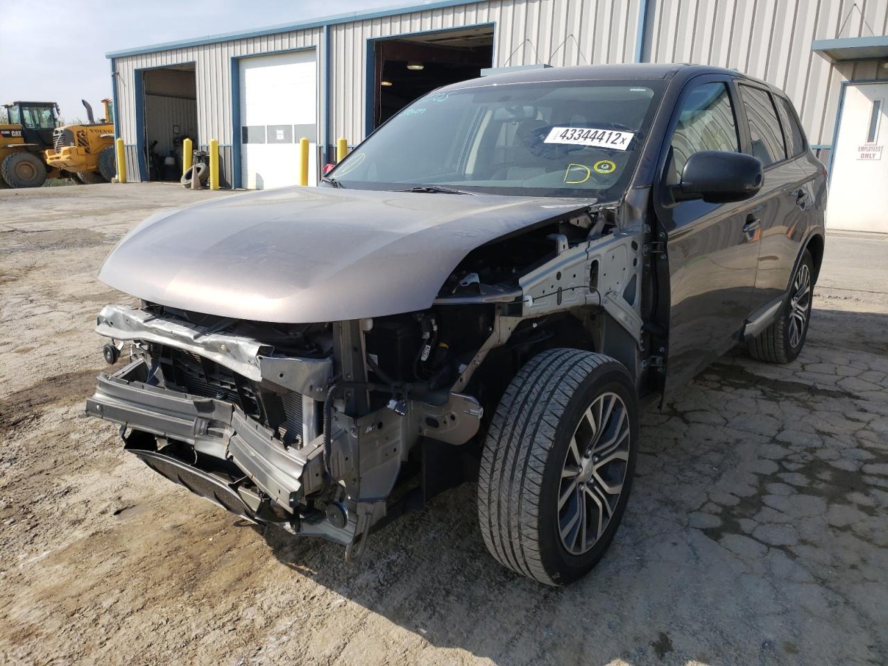 Photo 2 from auction – 2018 MITSUBISHI OUTLANDER with VIN JA4AD2A38JZ011543