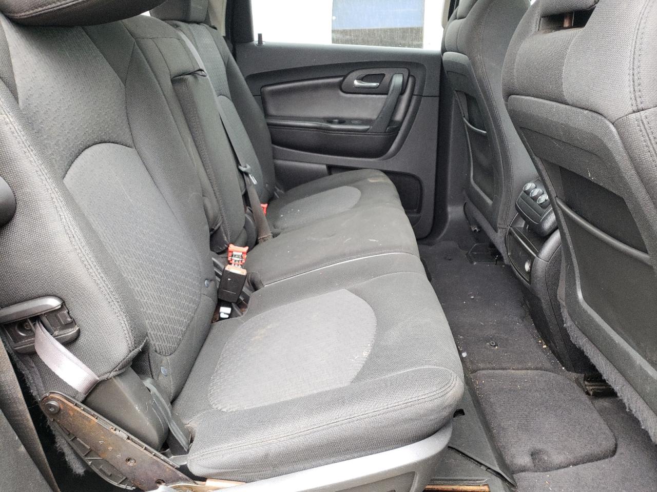 Photo 6 from auction – 2011 CHEVROLET TRAVERSE L with VIN 1GNKVGED2BJ254120