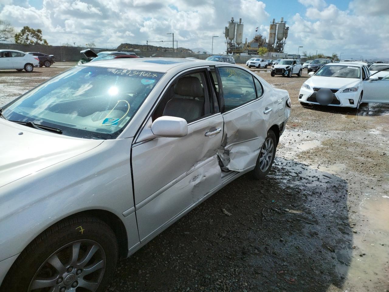 Photo 9 from auction – 2004 LEXUS ES 330 with VIN JTHBA30G440006845