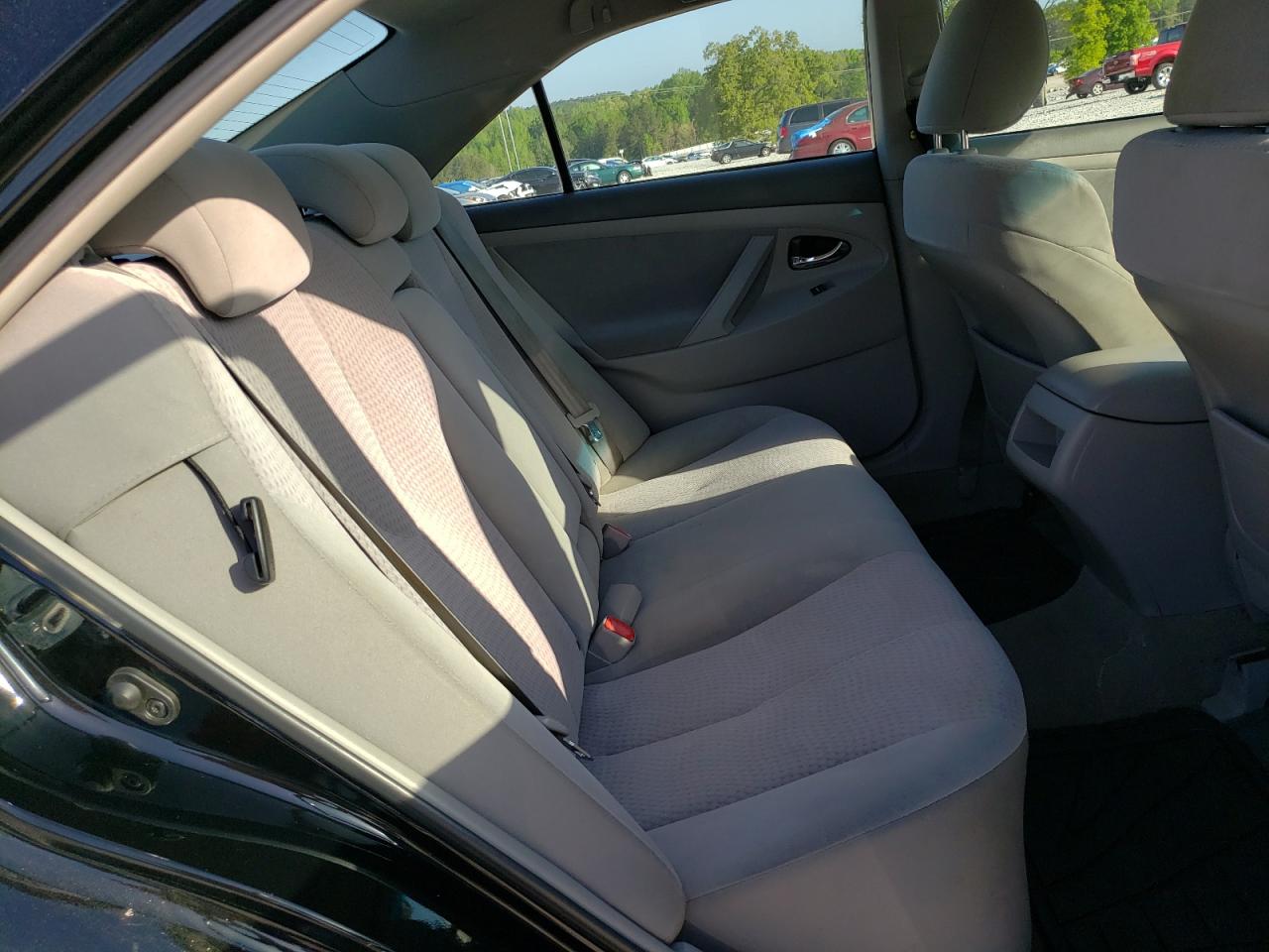 Zdjęcie 6 z aukcji – 2011 TOYOTA CAMRY BASE z VIN 4T1BF3EK6BU730828