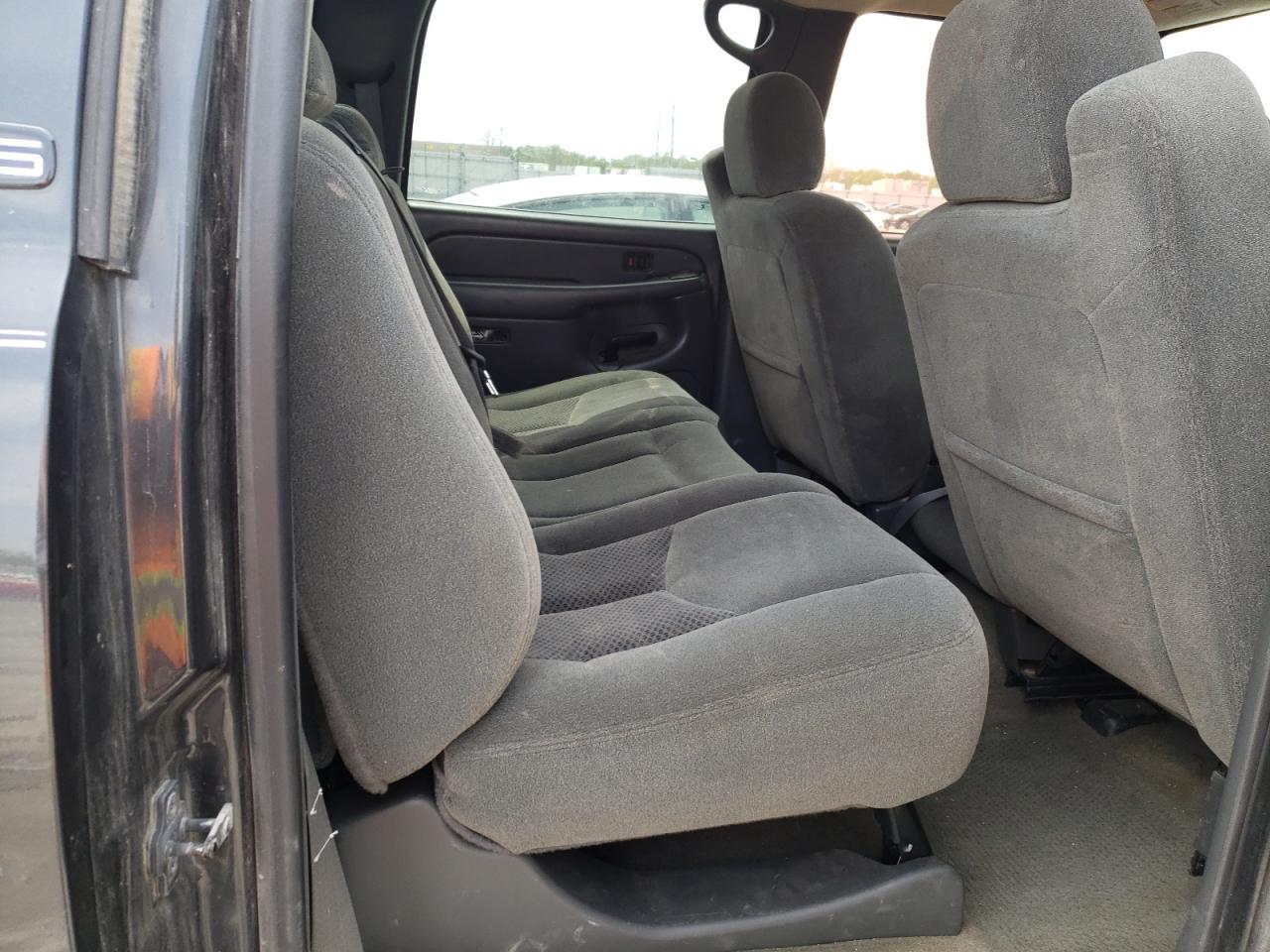 Photo 6 from auction – 2004 CHEVROLET SILVERADO with VIN 1GCGK23U34F103824