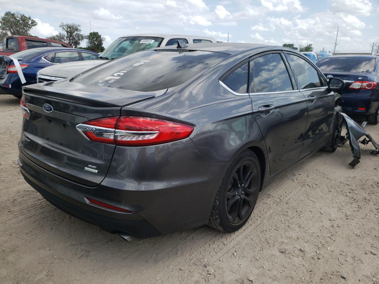 Photo 4 from auction – 2019 FORD FUSION SE with VIN 3FA6P0HD2KR229527